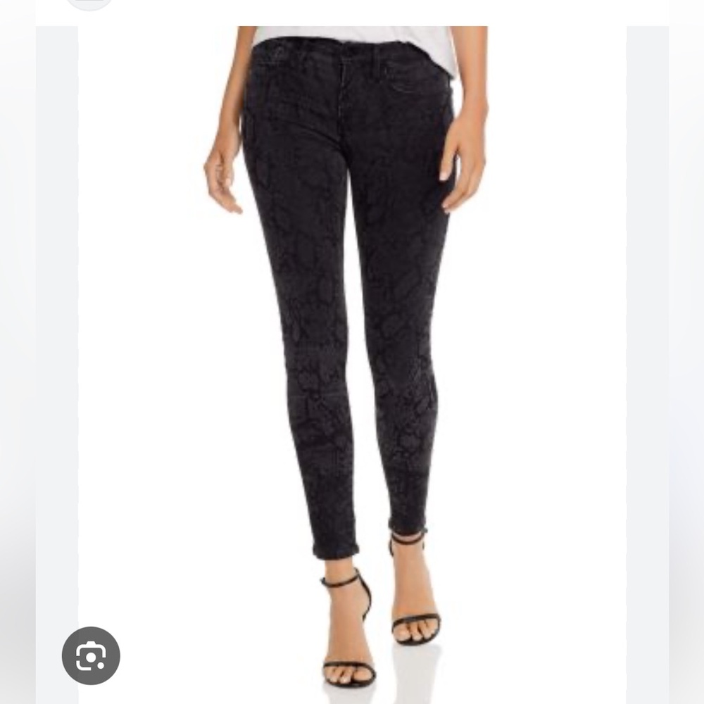 FRAME Le Skinny De Jeanne Snake Print Jeans in Tonal Python Black